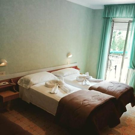 Hotel Elvira Fiuggi Extérieur photo