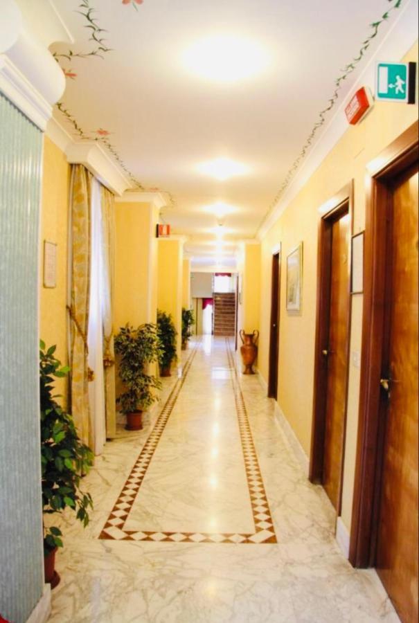 Hotel Elvira Fiuggi Extérieur photo